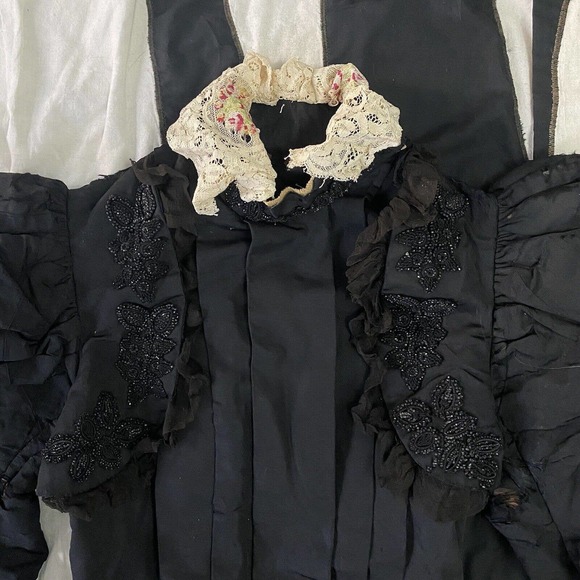 Antique Victorian Leg of Mutton Sleeve Jet Bead Silk Bodice Needlework 1890s - Picture 3 of 16